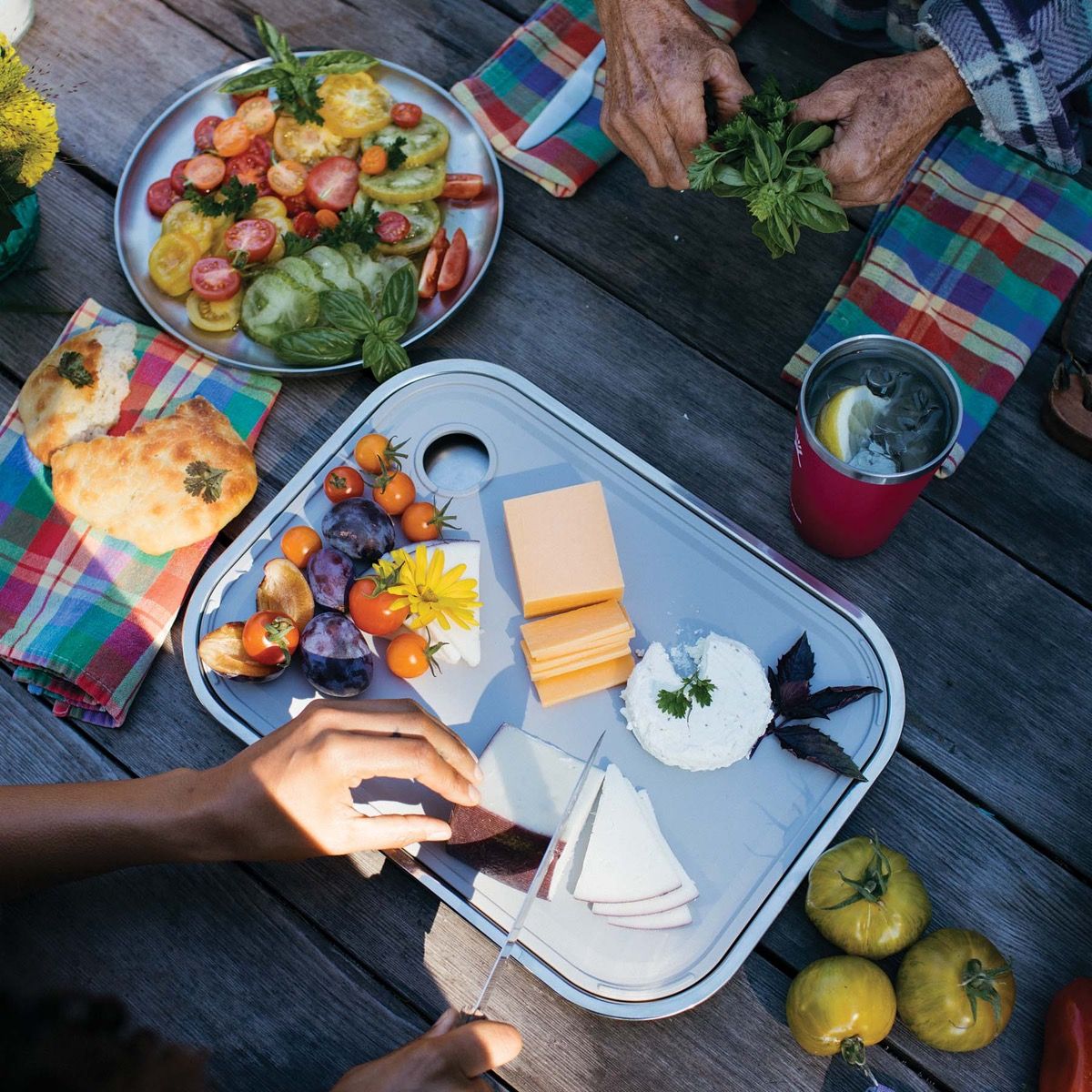 Hydro Flask Cut and Serve Platter